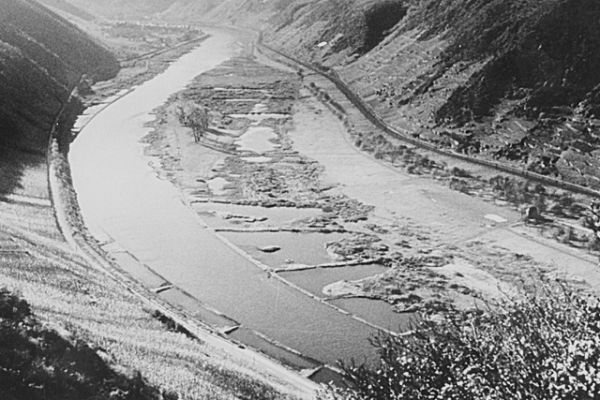 mosel002hk01C70815-573D-1A42-9D0A-42C0C9C7DB86.jpg