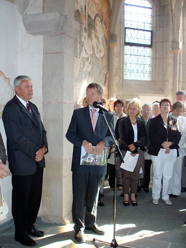 Tag des offenen DenkmalsDarüber hinaus hat das Kuratorium eine Veranstaltung zum „Tag des offenen Denkmals“ mit der Gemeinde und einigen Vereinen durchgeführt und damit den kulturellen Wert der Kapelle bundesweit in der Öffentlichkeit durch eine Feier besonders hervorgehoben.